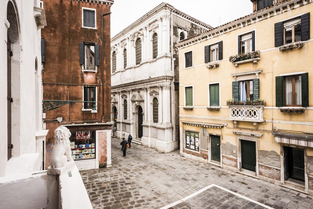 Myplace Campo Santa Margherita Apartments Venesia Bagian luar foto
