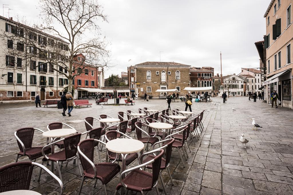 Myplace Campo Santa Margherita Apartments Venesia Bagian luar foto