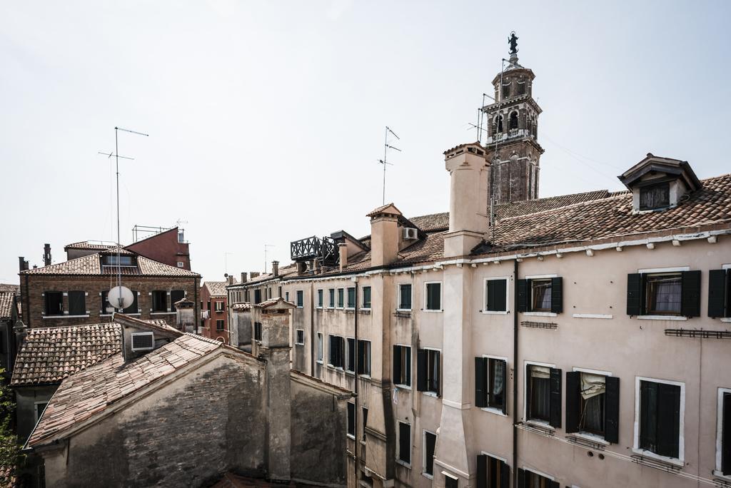 Myplace Campo Santa Margherita Apartments Venesia Bagian luar foto